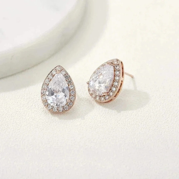❤️Women Gold Teardrop Bridal EarringsElegant  Cubic Stud Earrings - Picture 4 of 7